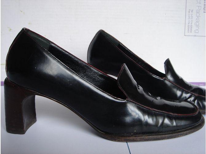 Mocassini Gucci in pelle nera con tacco medio Nero - vista 3