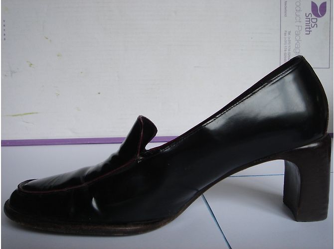 Mocassini Gucci in pelle nera con tacco medio Nero - vista 4