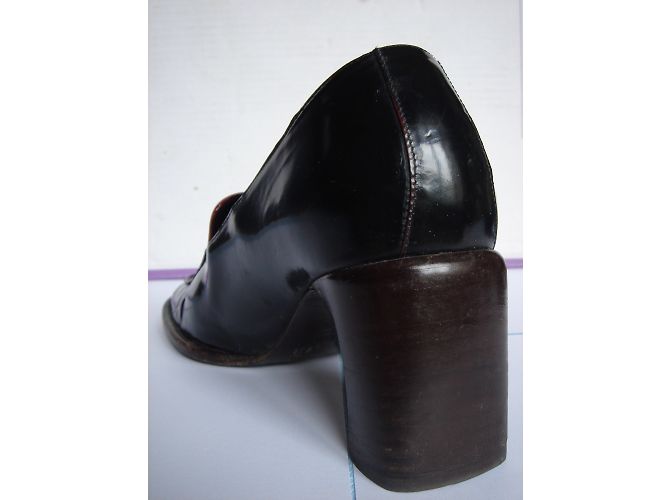 Mocassini Gucci in pelle nera con tacco medio Nero - vista 5
