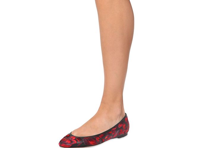 Alexander Mcqueen Lío Flats in vernice nera - vista 6