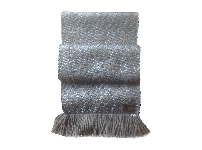 Louis Vuitton Écharpe  Logomania Gris - vue 2