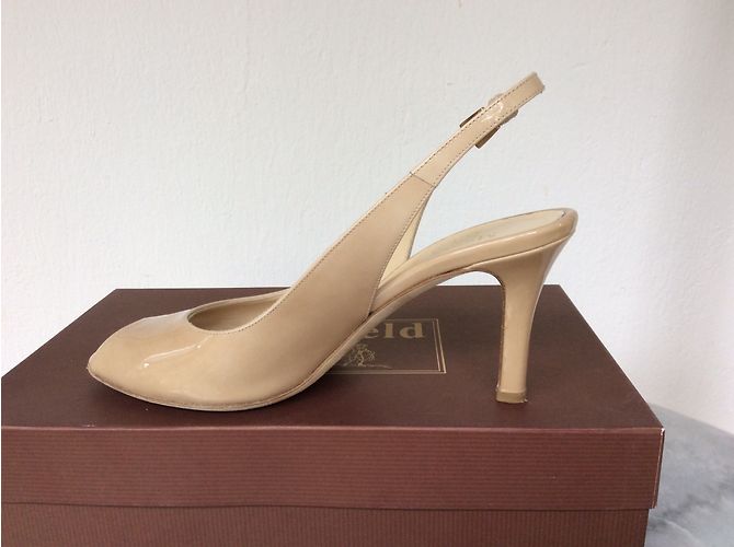 Autre Marque Décolleté con punta aperta in vernice beige 8,5 cm - vista 4