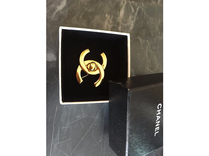 Chanel Broche Dorado - vista 3