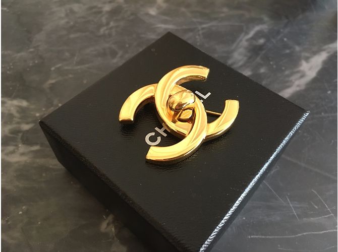 Chanel Broche Dorado - vista 4