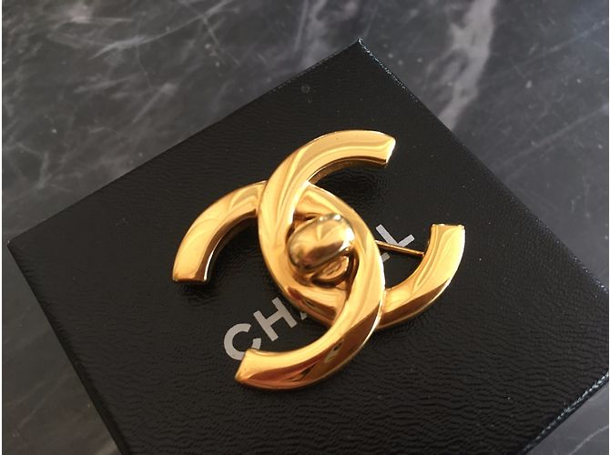 Chanel Broche Dorado - vista 5