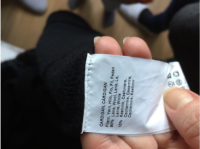 Marina Rinaldi Strickjacke schwarz aus Wolle und Kaschmir mit Fell und Gürtel - Ansicht 6