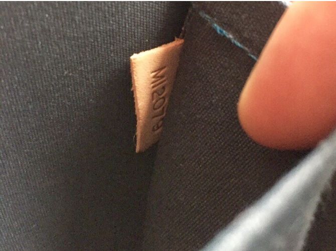 Louis Vuitton Bleu Nuit Monogram Vernis Alma GM Blu - vista 9