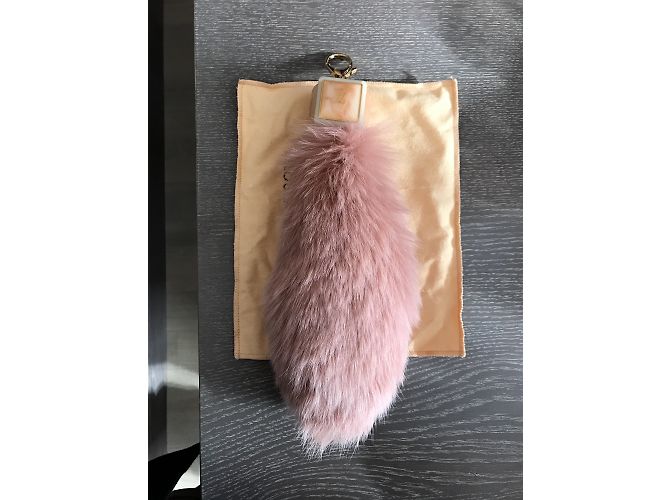 Ciondolo per borsa Louis Vuitton in pelliccia rosa argento - vista 4