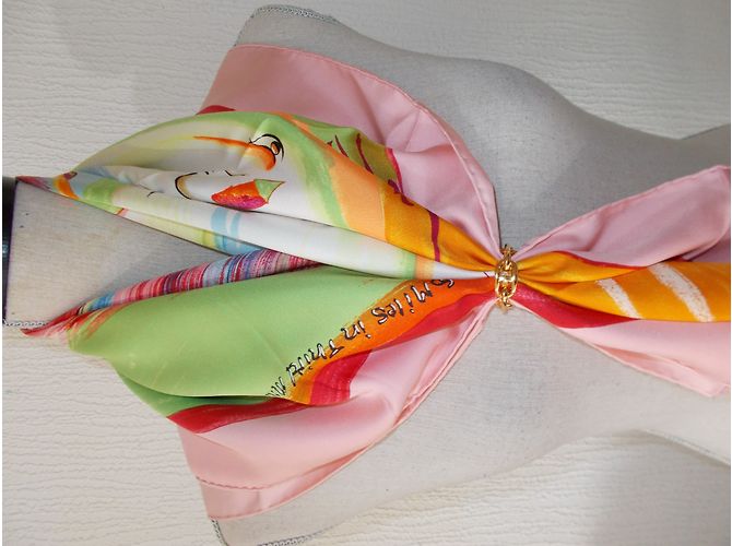 Sciarpa di seta Hermès Smiles In Third Millenary Rosa - vista 4