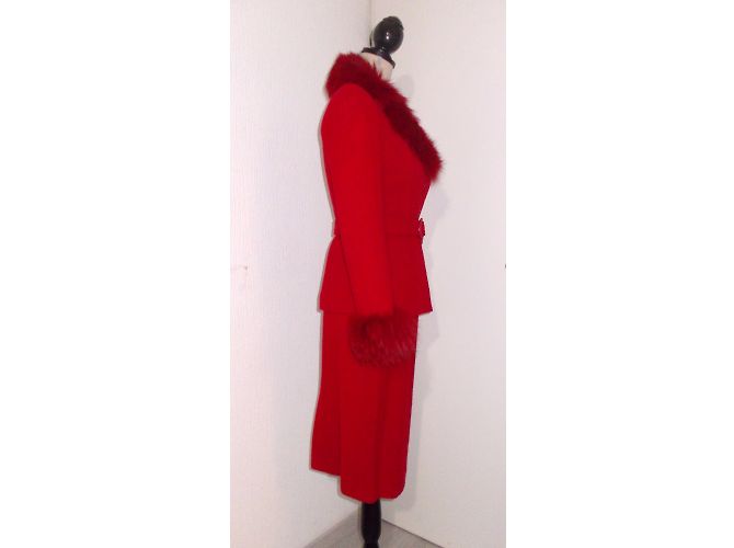 Autre Marque Tailleur jupe Donatella rouge en laine et fourrure de renard - vue 7