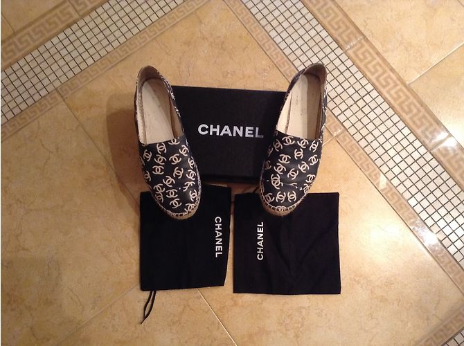 Espadrilles Chanel in vernice nera taglia 40 Nero - vista 6