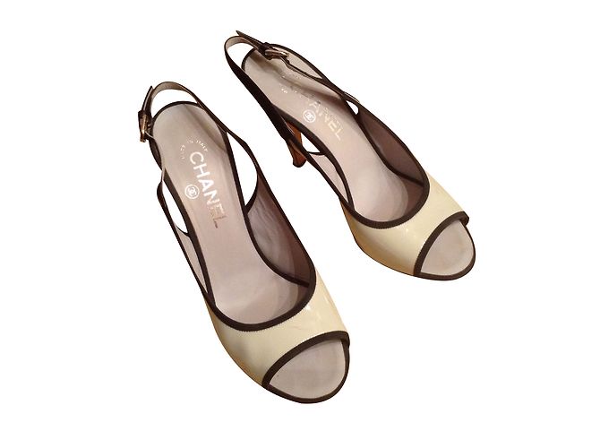 Chanel Blaue Lack Pumps Größe 39 - Ansicht 2