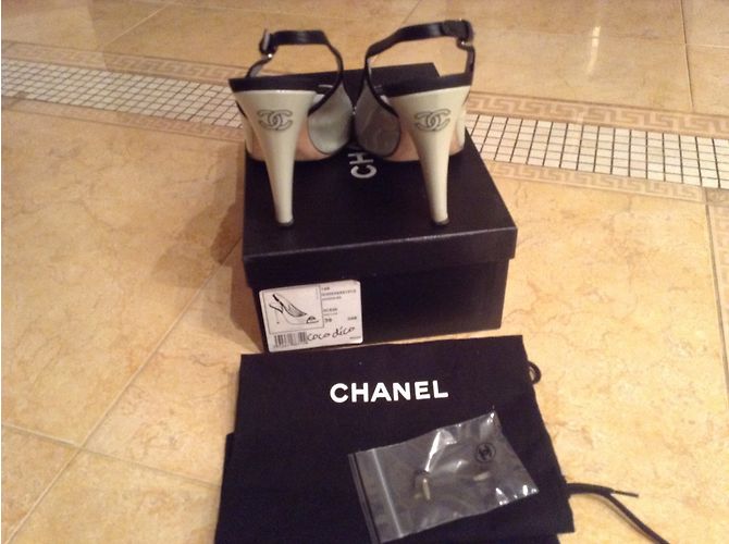 Chanel Blaue Lack Pumps Größe 39 - Ansicht 6