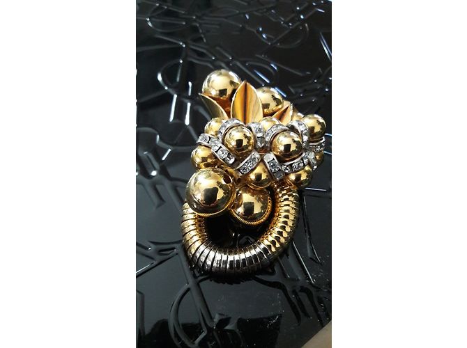 Spilla Azzaro in metallo dorato con pietre Swarovski D'oro - vista 4