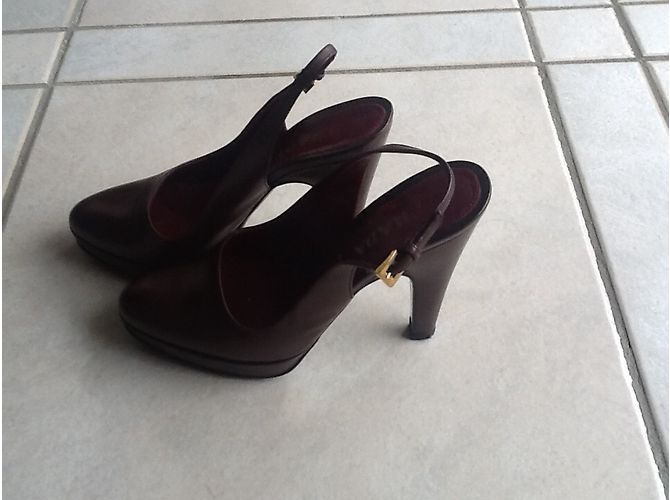 Décolleté Prada in pelle marrone 36FR - vista 4