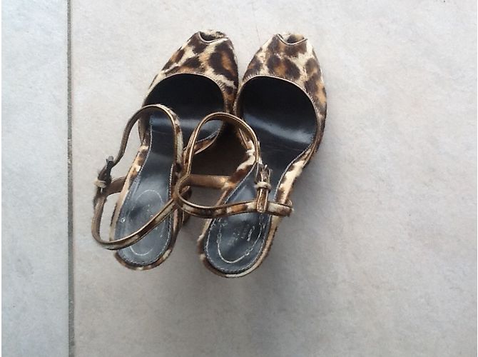 Prada Leopard Print Exotic Leather Pumps 36.5 Leopardenprint - Ansicht 3