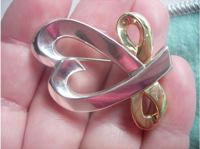 Spilla Tiffany & Co Loving Heart in argento e oro giallo D'oro - vista 8