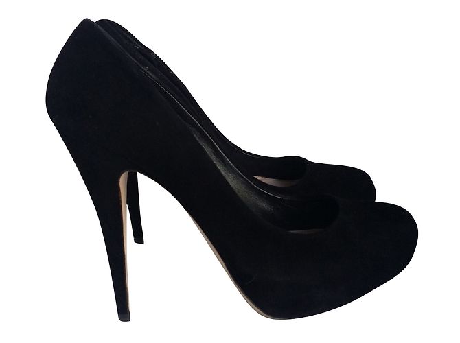 Miu Miu Pumps aus schwarzem Wildleder 12cm Absatz - Ansicht 2