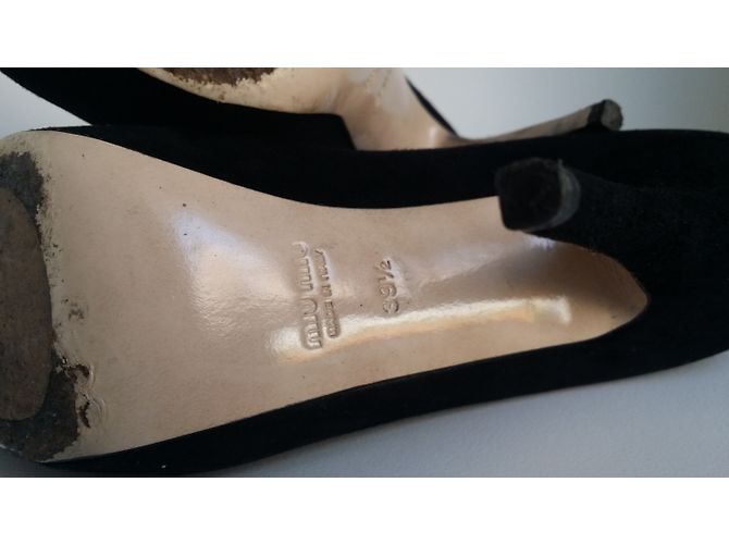 Miu Miu Pumps aus schwarzem Wildleder 12cm Absatz - Ansicht 6