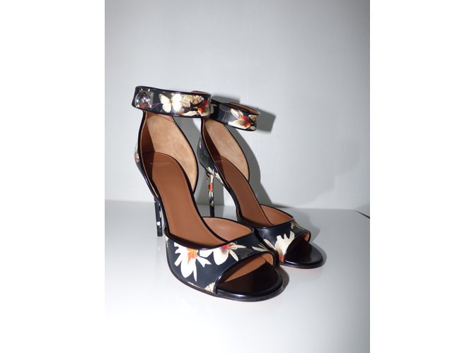 Givenchy Ledersandalen mit Blumenmuster Schwarz Eggshell Mehrfarben Aus weiß - Ansicht 13