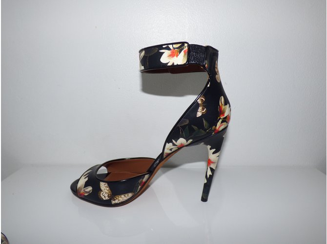 Givenchy Ledersandalen mit Blumenmuster Schwarz Eggshell Mehrfarben Aus weiß - Ansicht 17