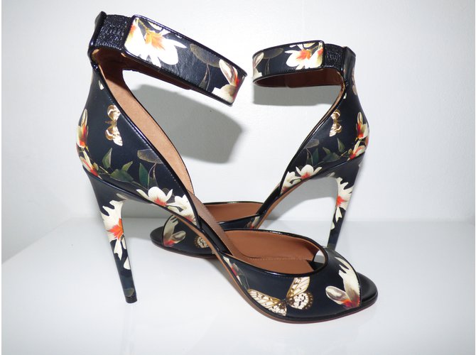 Givenchy Ledersandalen mit Blumenmuster Schwarz Eggshell Mehrfarben Aus weiß - Ansicht 18