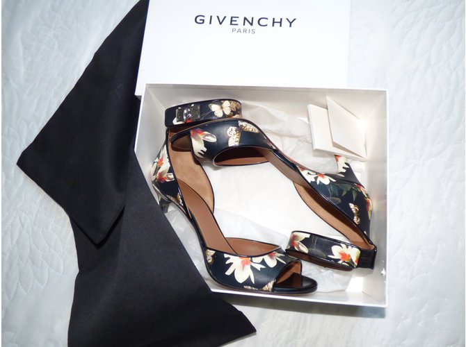 Givenchy Ledersandalen mit Blumenmuster Schwarz Eggshell Mehrfarben Aus weiß - Ansicht 21