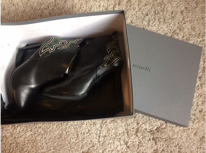Autre Marque Stivaletti in pelle nera con ricami sul tallone 39 Nero - vista 3
