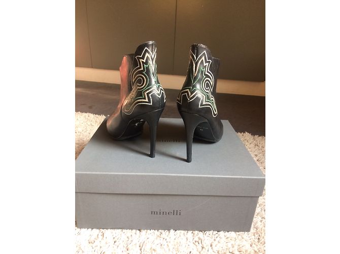 Autre Marque Stivaletti in pelle nera con ricami sul tallone 39 Nero - vista 4