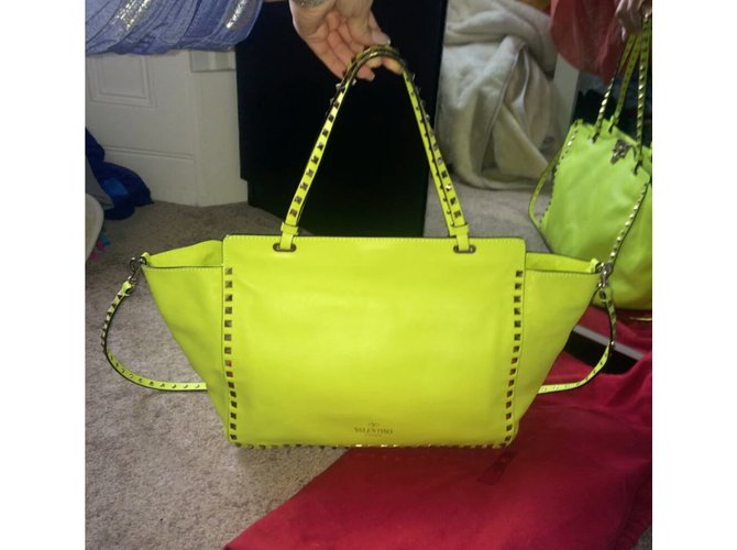 Valentino Garavani Handbag Yellow Leather ref.35837 Joli Closet