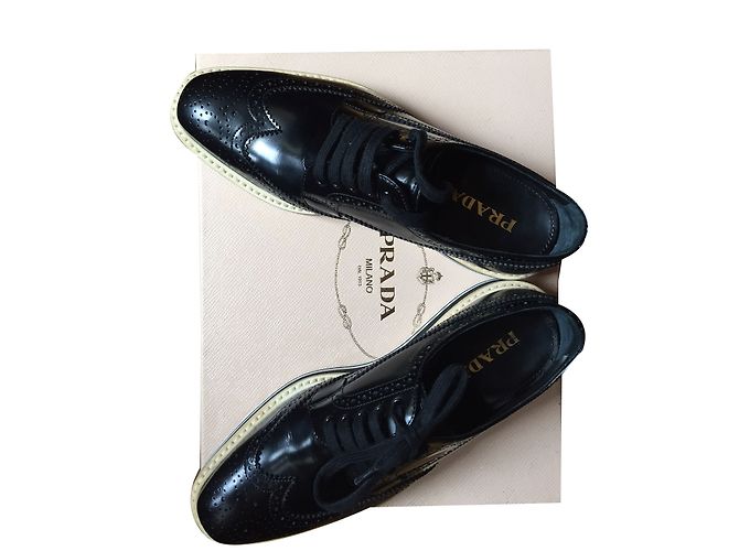 Chaussures Prada Micro en cuir noir - vue 2