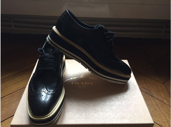Chaussures Prada Micro en cuir noir - vue 3