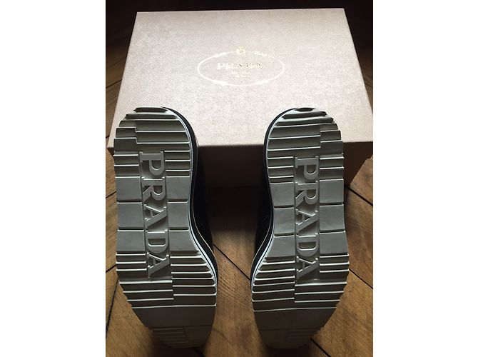 Chaussures Prada Micro en cuir noir - vue 7