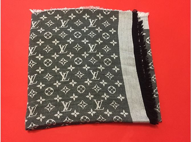 Louis Vuitton Lenço de Monogramm Preto - vista 3