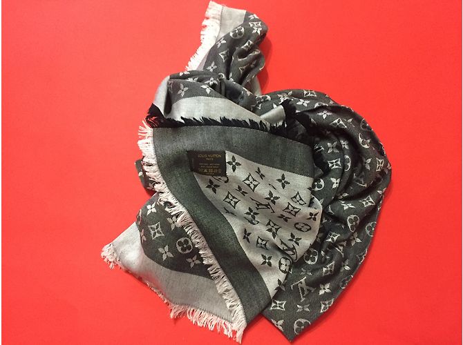 Louis Vuitton Lenço de Monogramm Preto - vista 5