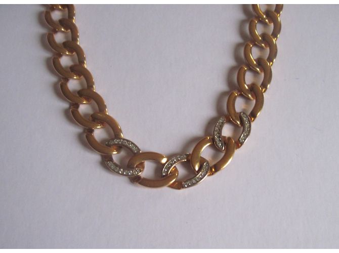 Carven Collares - vista 3
