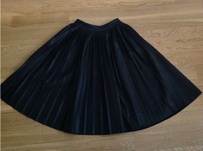 Falda longuette Asos de imitación cuero negra plisada Negro - vista 4