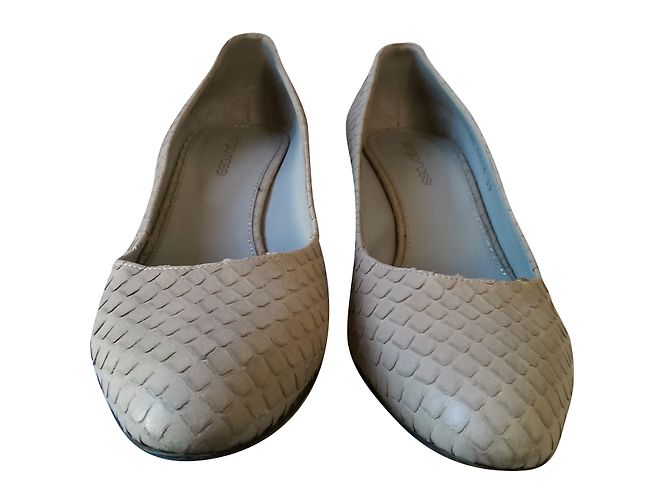 Sergio Rossi Python Leather Pointed Heels Beige - view 2