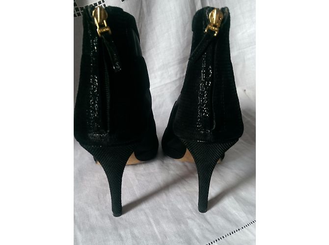 Sandali Fendi in pelle nera con punta aperta 40 Nero - vista 10