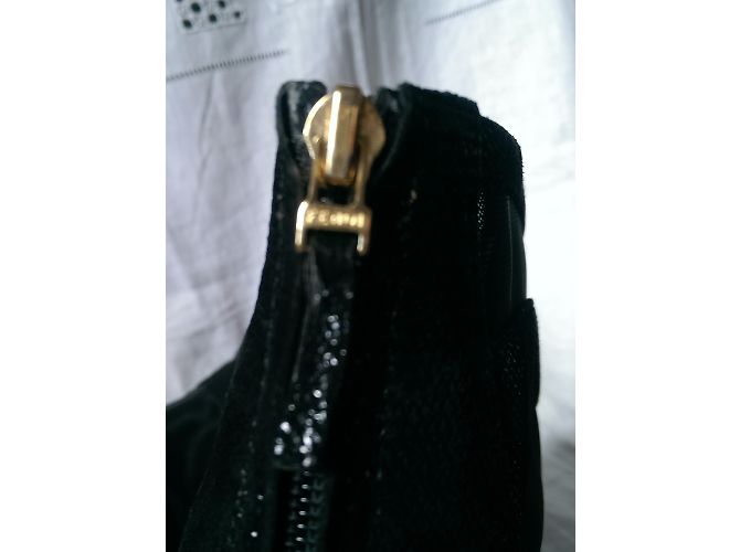 Sandali Fendi in pelle nera con punta aperta 40 Nero - vista 12