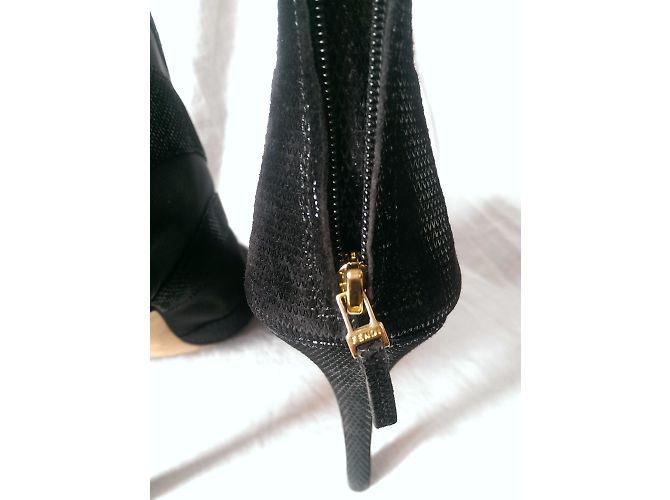 Sandali Fendi in pelle nera con punta aperta 40 Nero - vista 8