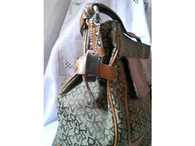 Borsa Tote Dkny Verde Kaki in Tela e Pelle - vista 6