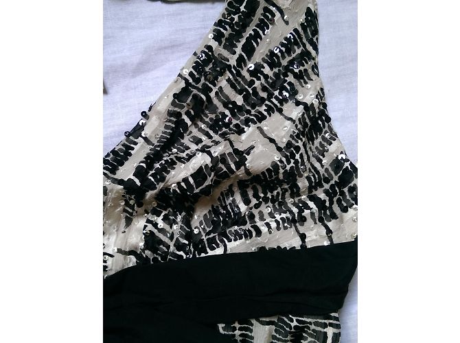 Vestido Bcbg Max Azria de seda sem alças e sem costas preto bege - vista 8