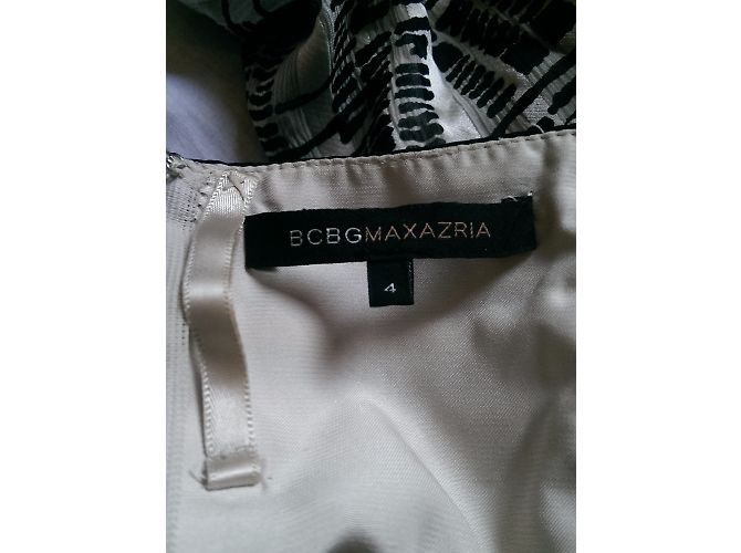 Vestido Bcbg Max Azria de seda sem alças e sem costas preto bege - vista 9