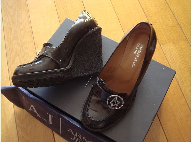 Mocassini Armani Jeans in vernice marrone scuro - vista 4