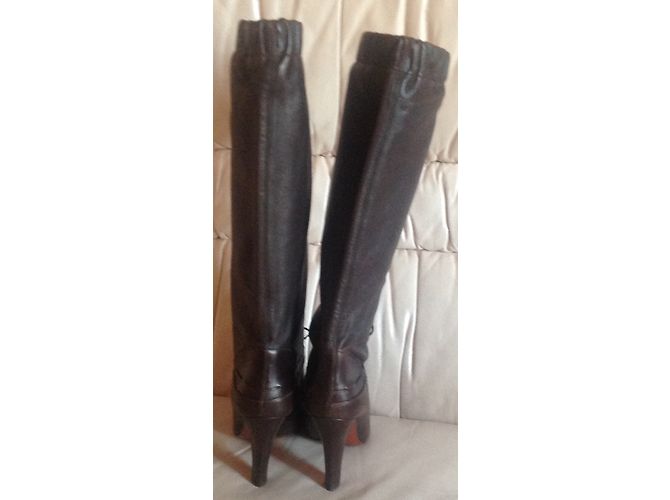 Botas Yves Saint Laurent de piel de cordero marrón Marrón oscuro - vista 4