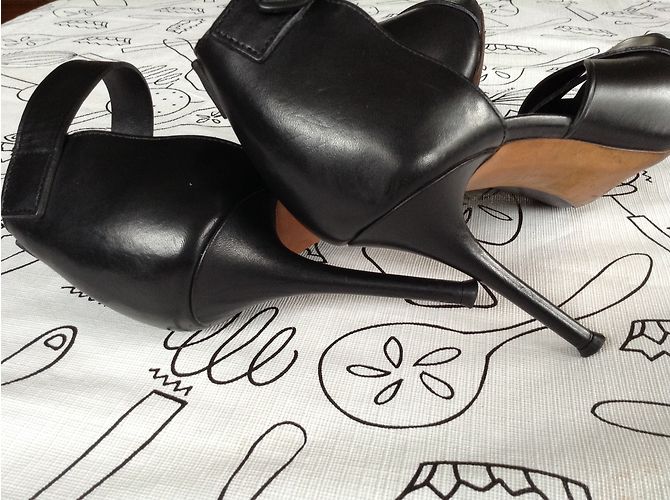 Sandali Céline in pelle nera con tacco 9cm Nero - vista 7