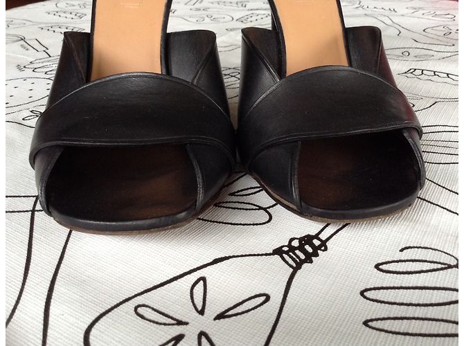 Sandali Céline in pelle nera con tacco 9cm Nero - vista 9