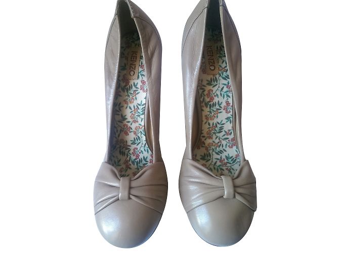 Décolleté Kenzo in pelle beige con punta - vista 2