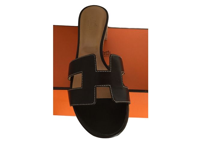 Hermès Pelle Moka Oasis Mule 38,5 Marrone scuro - vista 2
